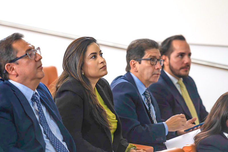 SuperintEC's tweet photo. También intervinieron Paolo Grijalva, director de #DINARP, sobre interoperabilidad y DATA 593; Vinicio Sarmiento, notario segundo de Loja, sobre constitución de compañías en nombre colectivo; y Gonzalo Aguirre, juez de lo Civil de Loja, sobre criterios registrales mercantiles. https://t.co/l9uHiJrHtE