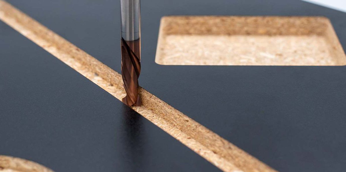 LMTOnsrudLP's tweet photo. The Ultra Marathon series is our newest compression offering. 

Newly formulated UMC coating &amp; an optimized geometry extend tool life; protect cutting edge. For laminated and composite wood products.

https://t.co/RWms04agLD 

#Woodworking #Cuttingtools #Manufacturing #Router https://t.co/PRIPai7u0C