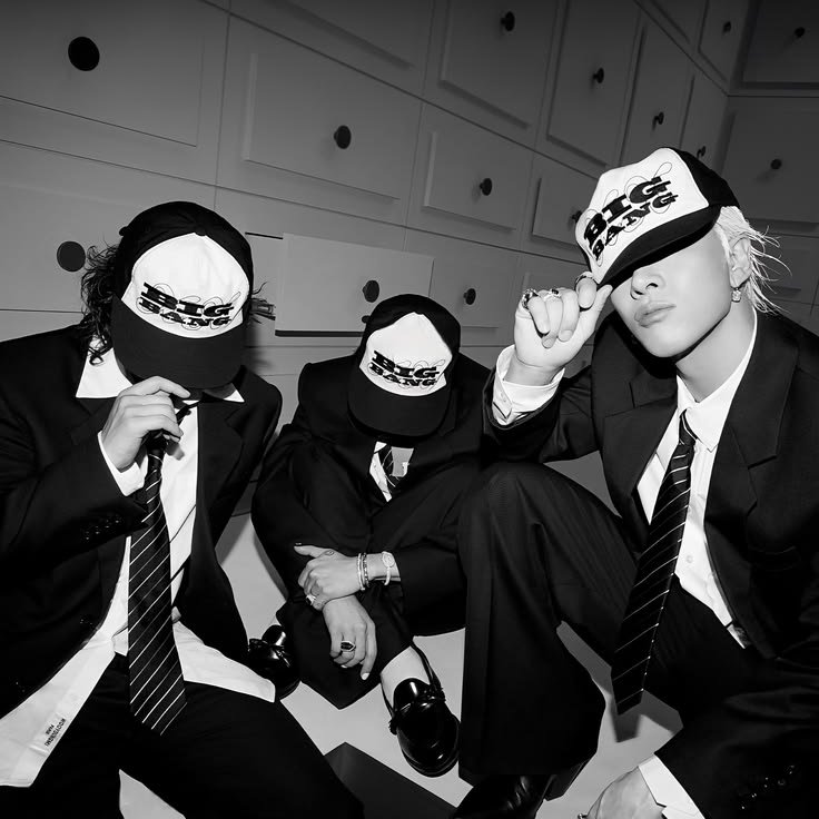 CaughtWP's tweet photo. I vote #BIGBANG for #2026MAMAVOTE. 🖤 https://t.co/tmFSZt9daX