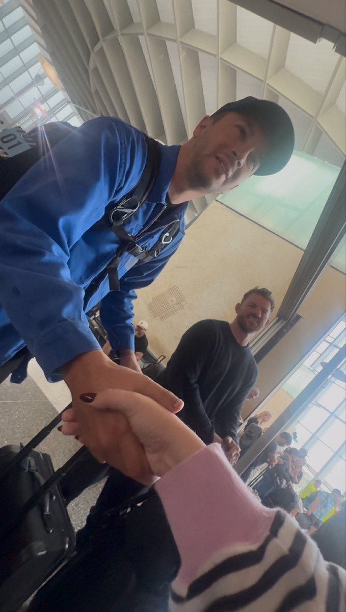 starrswillfade's tweet photo. something about the way he always buckles his backpack https://t.co/1sCjumQx9q