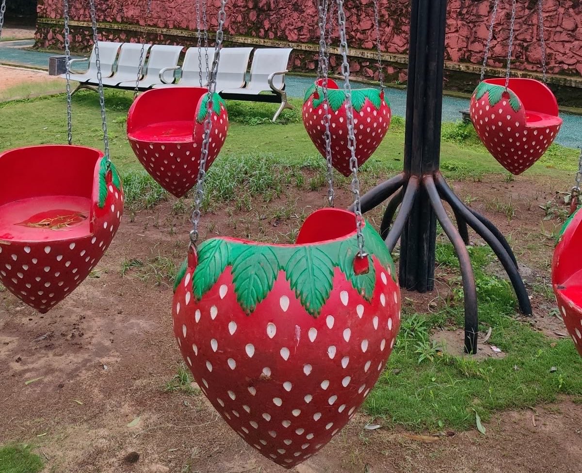 pinkangelfawn's tweet photo. who wants to go play on the strawberry swings with me? https://t.co/gMX91mEI2n