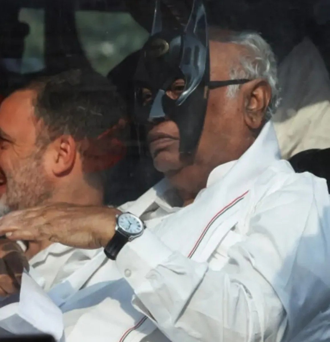 Biharwale_dip04's tweet photo. Desi P***n Me Aise hi Mask Lagate Hai😂😂😂😂 https://t.co/htACBKwjE6