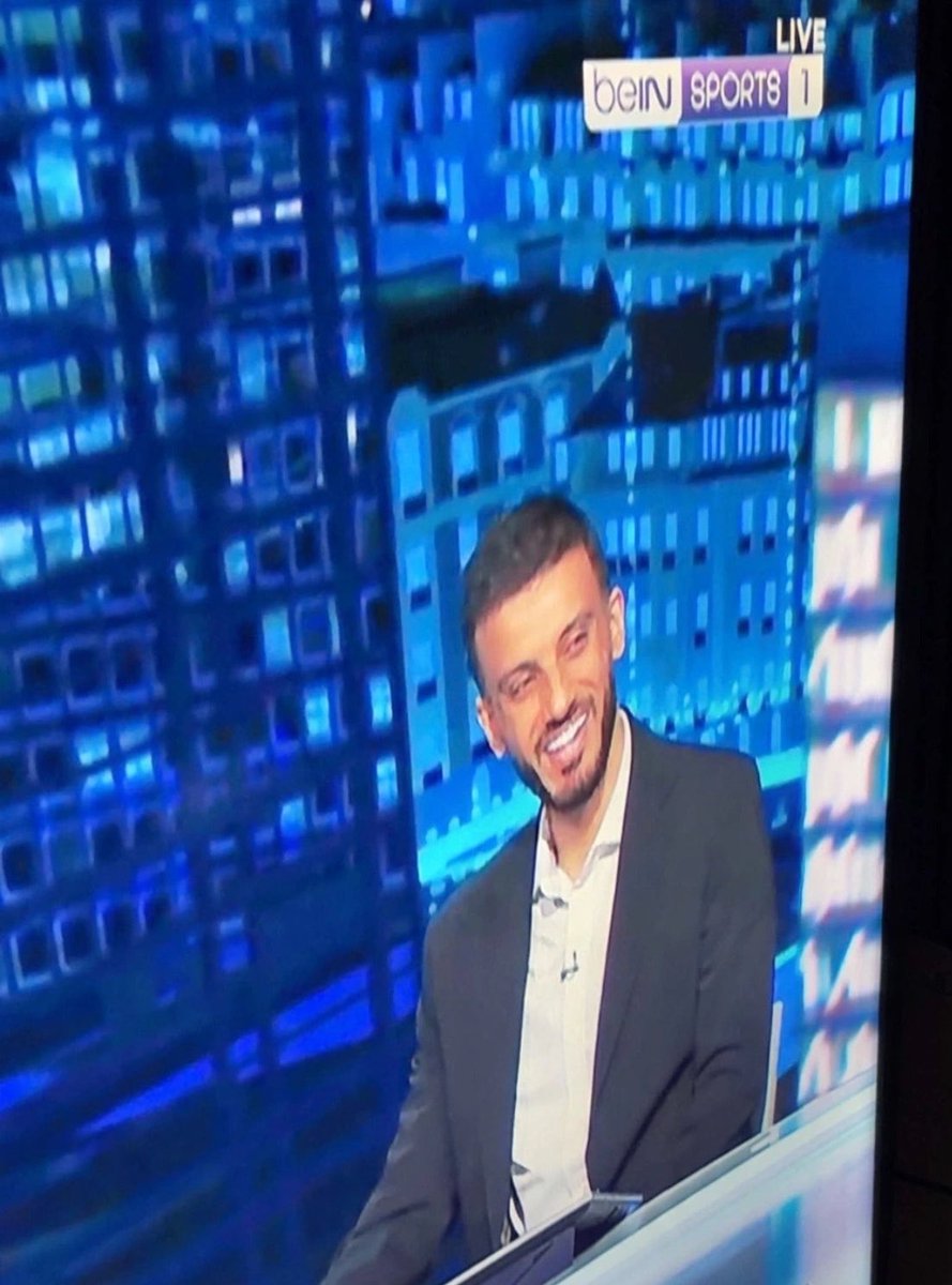 orxwc's tweet photo. محتار بين امرين انا عشقت اثنين
واحد وسط قلبي و الثاني نور العين https://t.co/nAABD6Hyw1