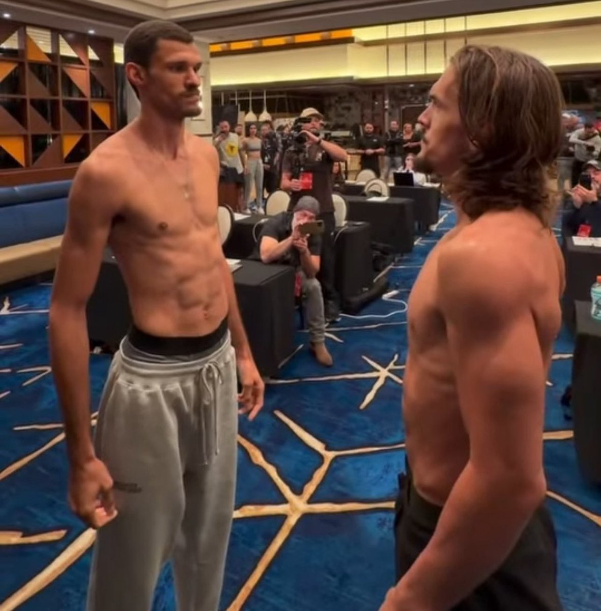 WeekenderMMA's tweet photo. That build for 170 is incredible. #DWCS https://t.co/Gqog17UVnE
