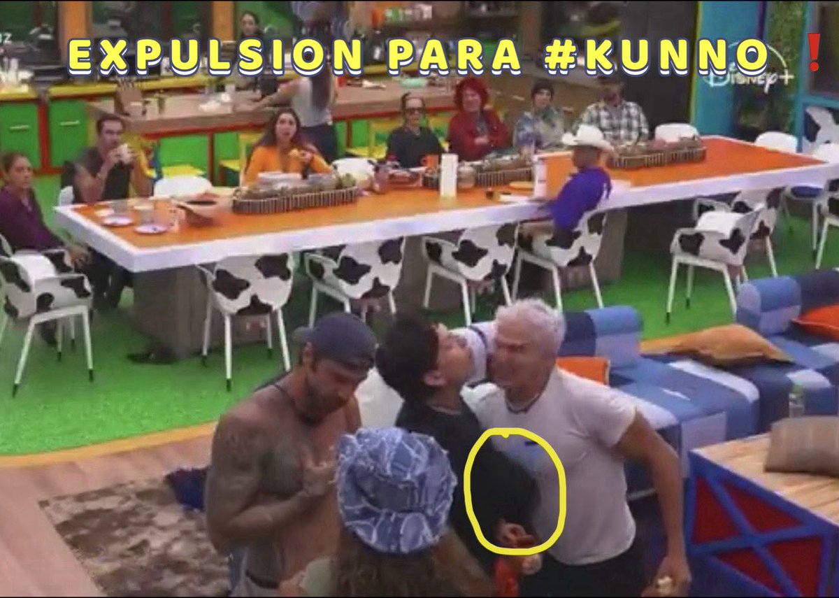 tequilacruz's tweet photo. ⚠️ EXIGIMOS EXPULSION PARA KUNNO POR EMPUJAR AJULIO ❗️❗️❗️ HASTA SE LEVANTO PARA IR DONDE ESTABA JULIO Y LO LLAMO PUTITO Y MARICON ❗️ OSEA EL SI PUEDE HACER ESO A LOS DEMAS❓❗️❓ ESO FUE AGRESION FISICA ⚠️  #FUERAKUNNO @AdalRamones @Azteca @RicardoBSalinas #lagranjavip #GranjaMX https://t.co/zIrVLsjhyQ