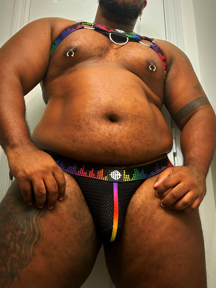 thiccspeedoguy's tweet photo. Jocktober 11: Pride 🌈 https://t.co/ewOBnAwX1A
