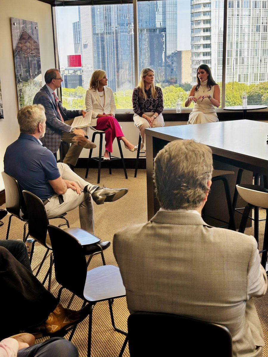KDC_Development's tweet photo. KDC Senior Vice President Aarica Mims joined Bank of America’s Jennifer Chandler, Pacific Elm’s Sara Terry and fellow industry leaders for a ULI panel exploring Dallas’ rise as “Y’all Street,” the future of the workplace and Bank of America’s new regional office at Parkside. https://t.co/i1zklLdCZE