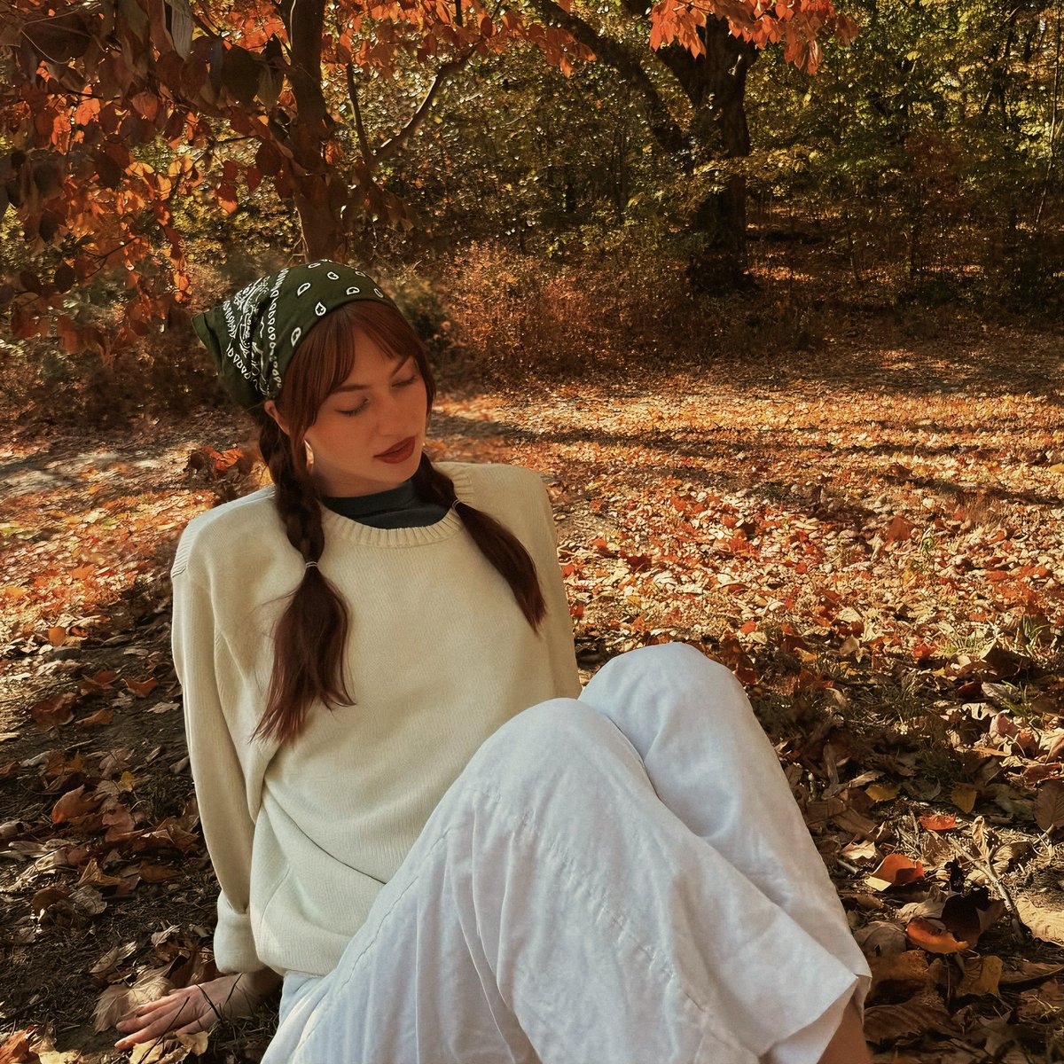 Starsko_8's tweet photo. ˽փ Autumn, October 12th
𝗖𝗼𝖼𝗈𝖺  𑁍 ’  —  𝖱𝖾𝗍𝗋𝗈  Vía   (  𝕏  )
lɪɱe  𝖿𝗈𝗍𝗈𝗀𝗋𝖺𝗆𝖺.  ☕  𝗣𝗎𝗆𝗉𝗄𝗂𝗇 𝖢𝖺𝖿𝖾́

Autumn is truly amazing; I can finally find peace and enjoy a moment with myself after so much work. —  ᥪ Written by Sasha. ♡ https://t.co/5zwuub9hZ8