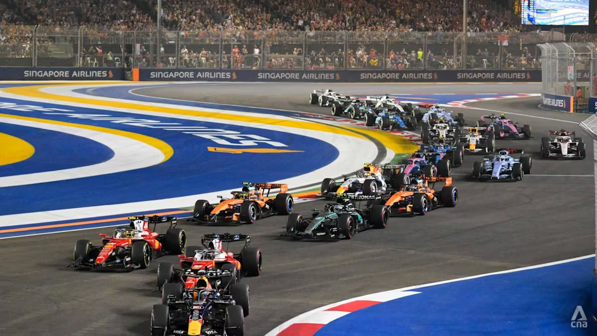 MV3daily's tweet photo. 🚨Thank you Singapore 2026:

What a triple header we’ve had!!! I’m very excited to see COTA again, with the new sights at turn 1.

Max looks to be too far back now for the championship but 2nd place is all to play for.

I’m confident that we’ll be competitive in 2027, red bull has now stopped developing the car for this year, with all focus on next year.

On to COTA🔜🇺🇸

#F1 #SingaporeGP #Formula1