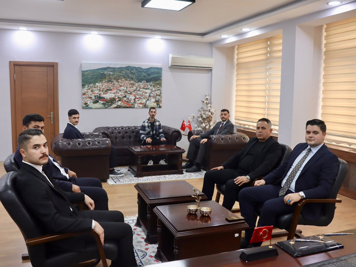 RmznTaskin's tweet photo. Aydın Ülkü Ocakları İl Başkanı Okan Bozkurt ve Yönetim Kurulu Üyeleri bizleri ziyaret ettiler.

Nazik ziyaretlerinden dolayı kendilerine teşekkür ediyorum. https://t.co/94xWwjRspx