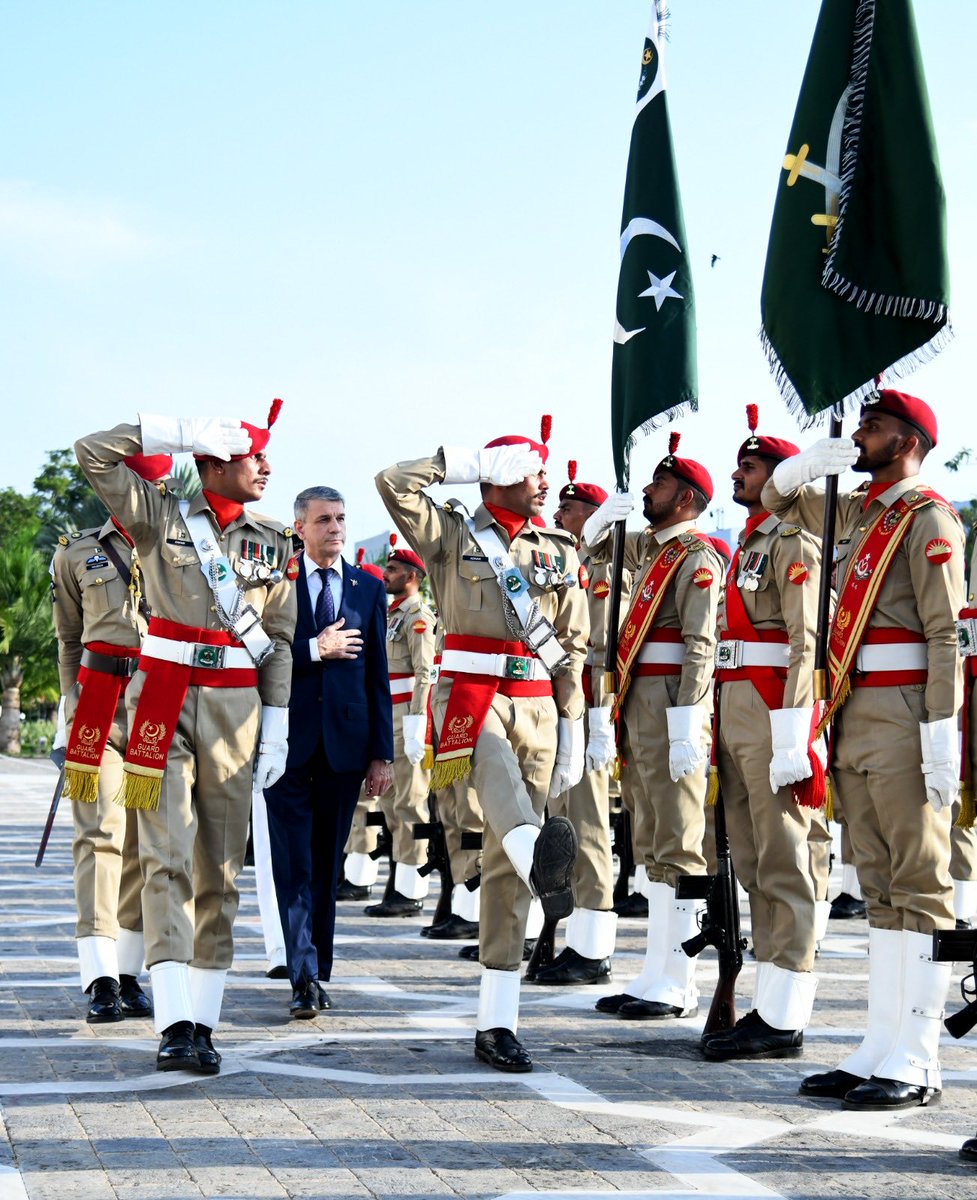 AzEmbPak's tweet photo. Ambassador of the Republic of #Azerbaijan🇦🇿 to the Islamic Republic of #Pakistan🇵🇰, H.E. Mr. Irfan Davudov @IrfanDavudov presented the Letter of Credentials to H.E Mr. Asif Ali Zardari (@PresOfPakistan ), Honorable President of the Islamic Republic of Pakistan https://t.co/iIlS72RmoJ