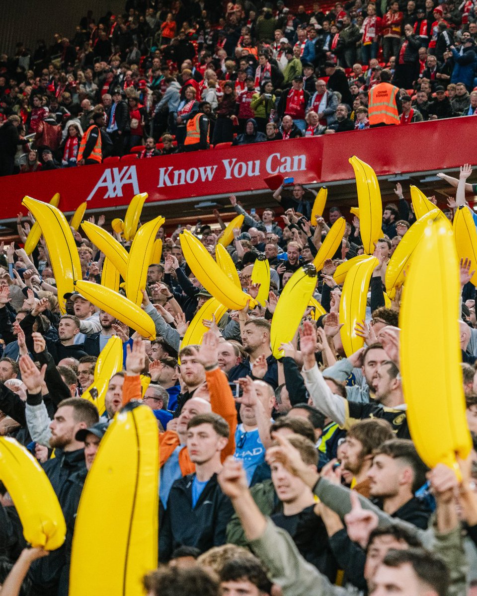ManCity's tweet photo. City 🤝 Bananas! 🍌

The full story of our fans and their inflatable bananas! 🩵

✍️ https://t.co/gGm9igaxUj https://t.co/m8hc4kMs4w