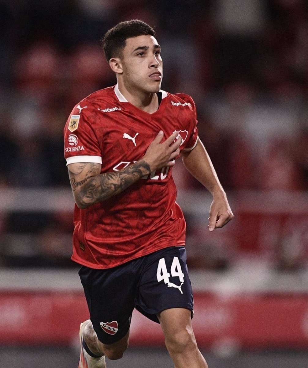CAI_Analytics's tweet photo. Hay que agradecer todos los días que Montiel ama al club y siempre se quedó por más feas que se pusieron las cosas. Es el tipo que más bronca le da que no le salgan las cosas, es al que más bronca le da no ganar y es al que más bronca le da no jugar bien. SIEMPRE en mi equipo. https://t.co/KOD8vjX3TR