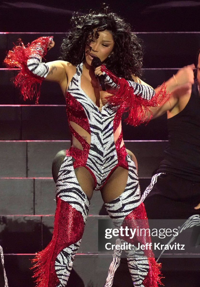 rvpunlocked's tweet photo. @adrianalexg @icespice @Itsmstrim @iamcardib @iamcardib 🚨 Bad body broad, you're next in the lineup after @Itsmstrim ⚠️ https://t.co/3SPvHi38aH