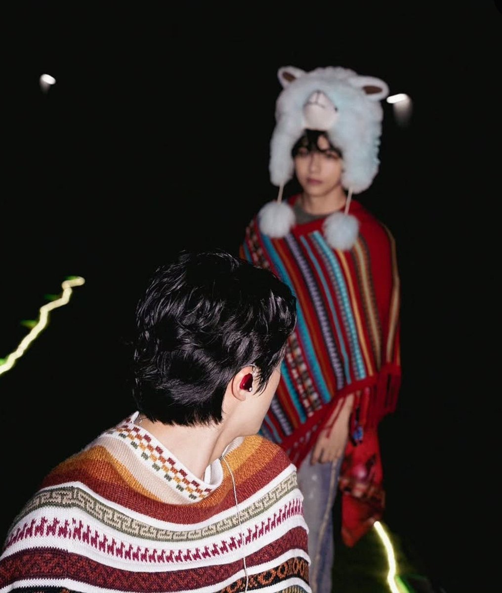 jeonsvicio's tweet photo. EU TO PASSANDO MAL COM ESSA SEQUÊNCIA O SEOKJIN NAO CONSEGUE UMA FOTO SÓ KKKKKKKKKKKKKKKKKKKKKKKKKKKKK https://t.co/tOyXH1mQMK