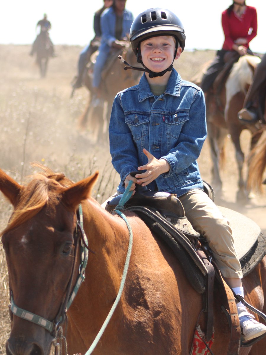 Melissa_0399's tweet photo. Channeling my inner country boy/girl today. Dust in my hair, wind in my face, and just trotting along with the crew. The vibe was immaculate, especially when that coastline popped out of nowhere. Deadass felt like we were in a movie scene. 10/10 experience, no cap. https://t.co/3MvTWR6M7y