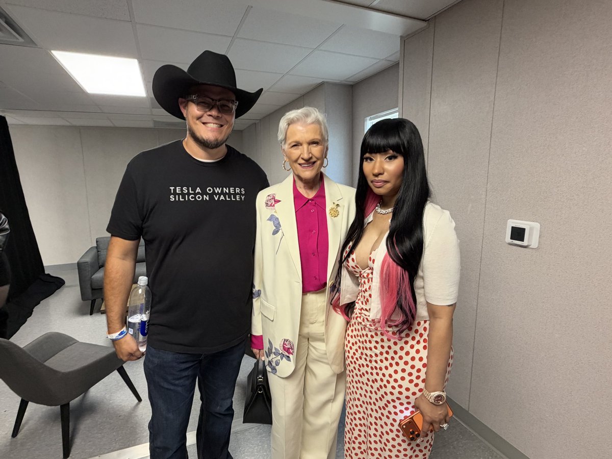 teslaownersSV's tweet photo. I brought together two worlds you never would have dreamed up. @theXtakeover 

Nicki Minaj and Maye Musk https://t.co/7GTDDTSzO9