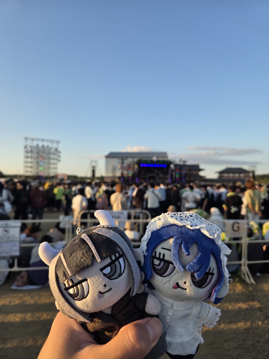 koreanryu08's tweet photo. ずっとまよのコンサートで始めのコスプレーやってみました。
メディアノーチェのグレイ君です！
下手すぎで笑っちゃうけど楽しかったです😇
#文禍伝雷 #伝雷 #ずっとまよ https://t.co/3bwjLW1C90