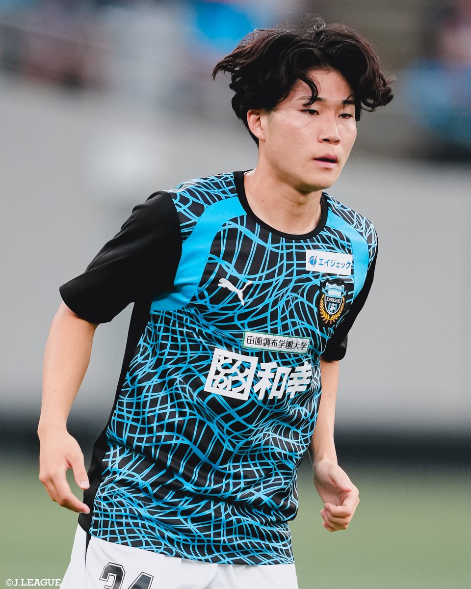 J_League's tweet photo. 🎂 HAPPY BIRTHDAY 🎂

本日10月13日は
川崎フロンターレ
長璃喜 選手の19歳の誕生日です👏

長選手、
おめでとうございます🎊

@frontale_staff
#Ｊリーグ https://t.co/FZuz4vSygW