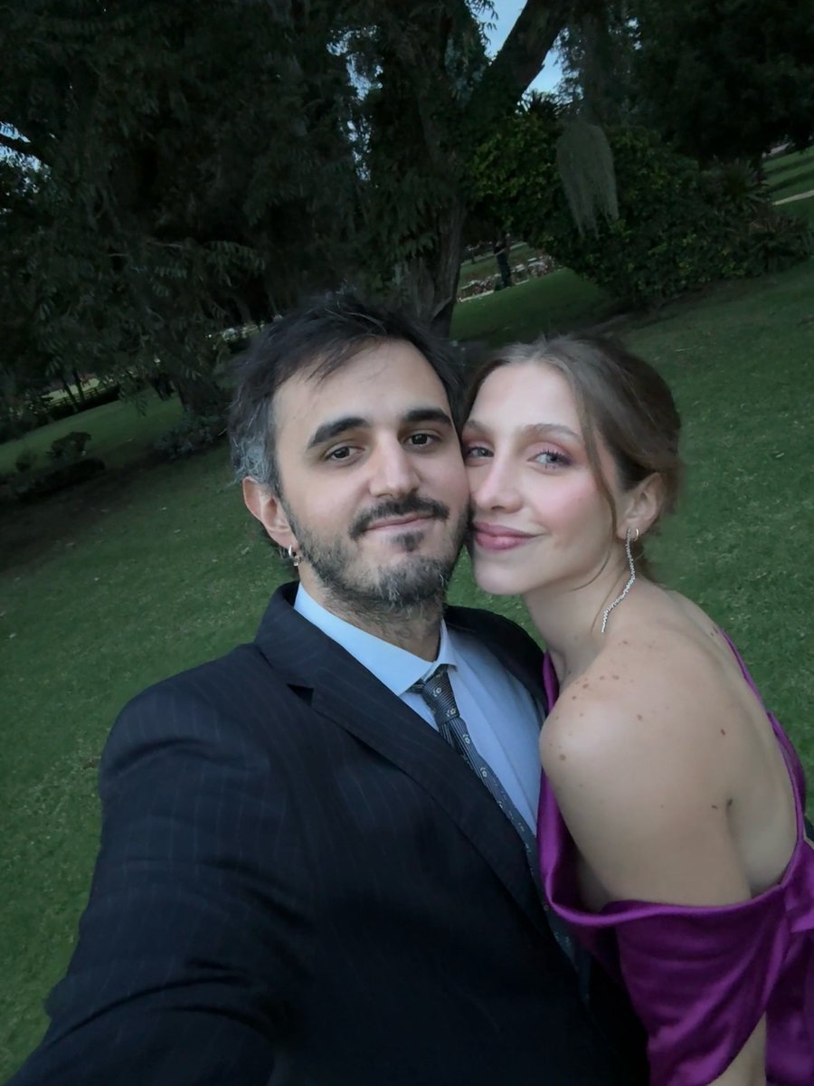 GwenIza_'s tweet photo. Awwww que belleza ( amo que cada vez nos comparten un poquito más de su relación) 🤍 https://t.co/Ba5ud7quV6