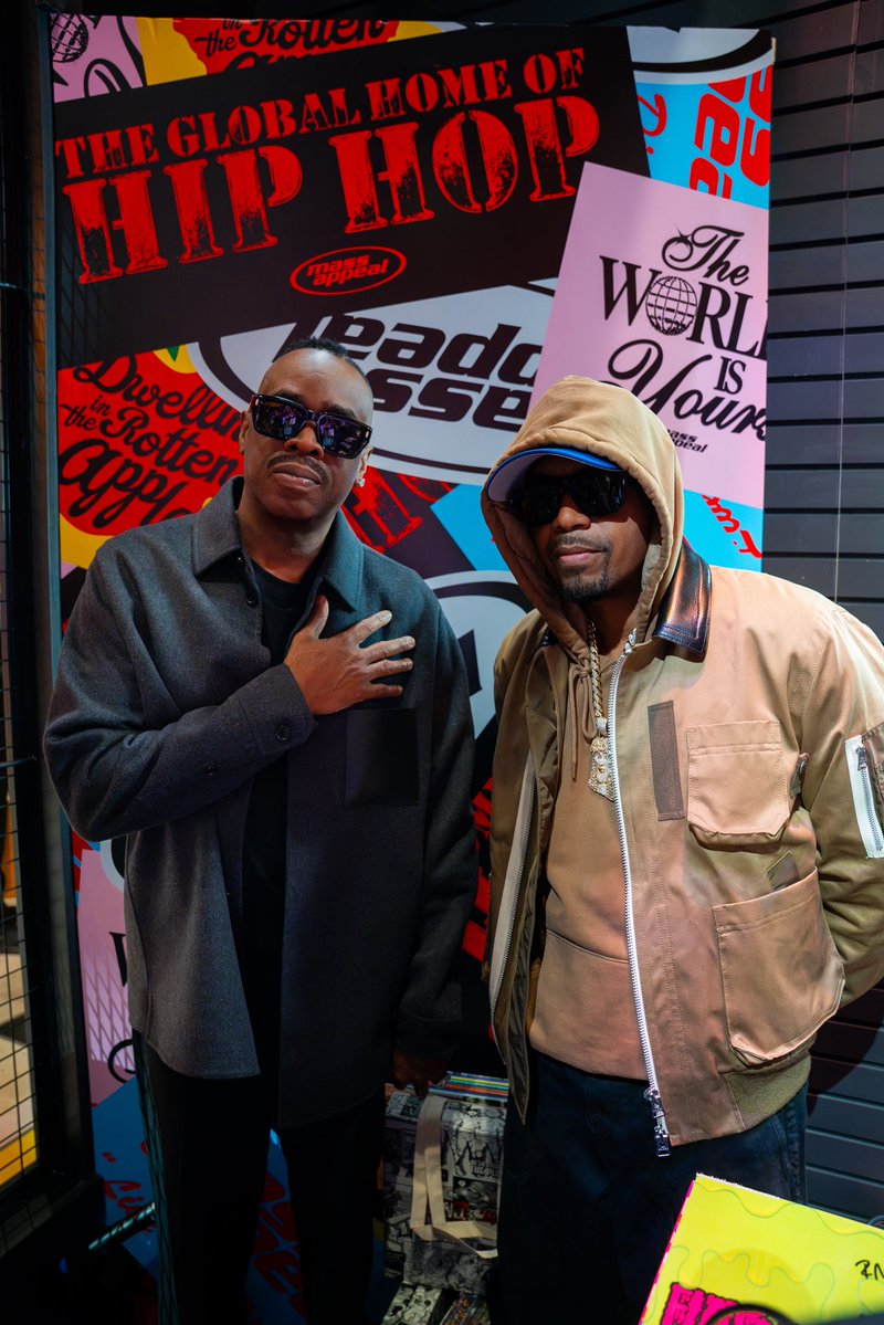 therulernyc's tweet photo. #LegendHasIt @massappeal came through and took over @NY_Comic_Con. https://t.co/KVmVTct19S