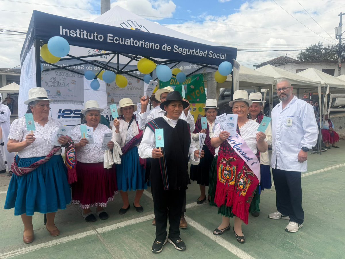 IESS_SSC's tweet photo. En el dispensario 📍Chicán, Azuay, el Seguro Social Campesino realizó una jornada de prevención, educación sobre salud visual y toma de presión arterial, promoviendo el autocuidado y una atención digna y humanizada para nuestros afiliados. 🌿 https://t.co/Q3vhA7aFqO