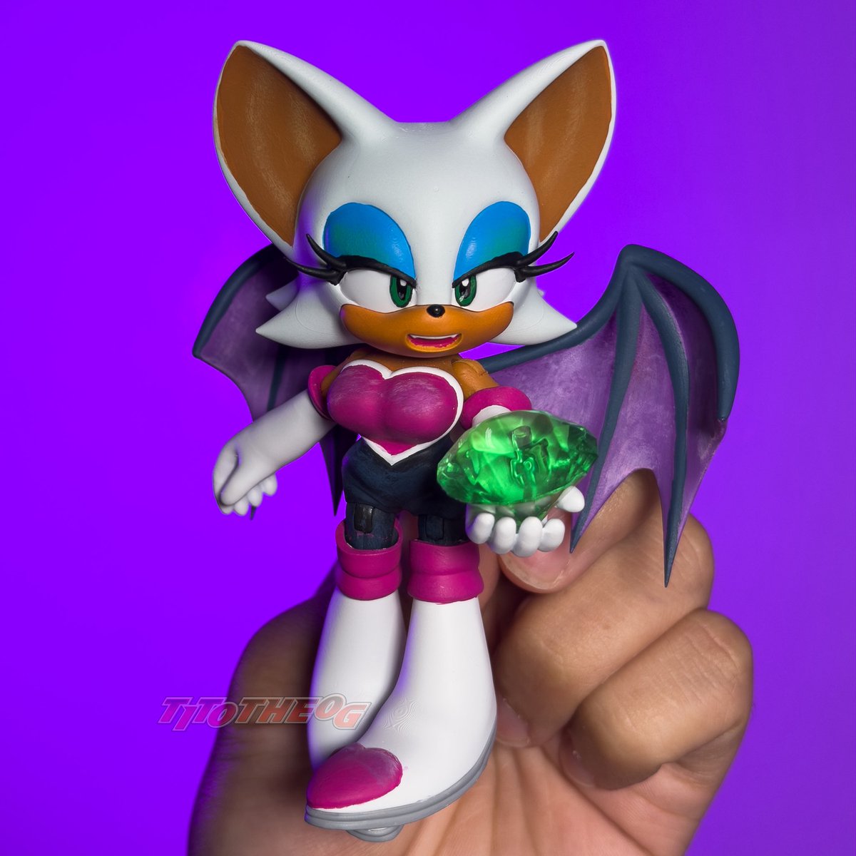 TitoTheOG's tweet photo. Fine… here is biblically accurate Rouge the Bat. Please contain yourselves… https://t.co/OJY8Nn2iVP