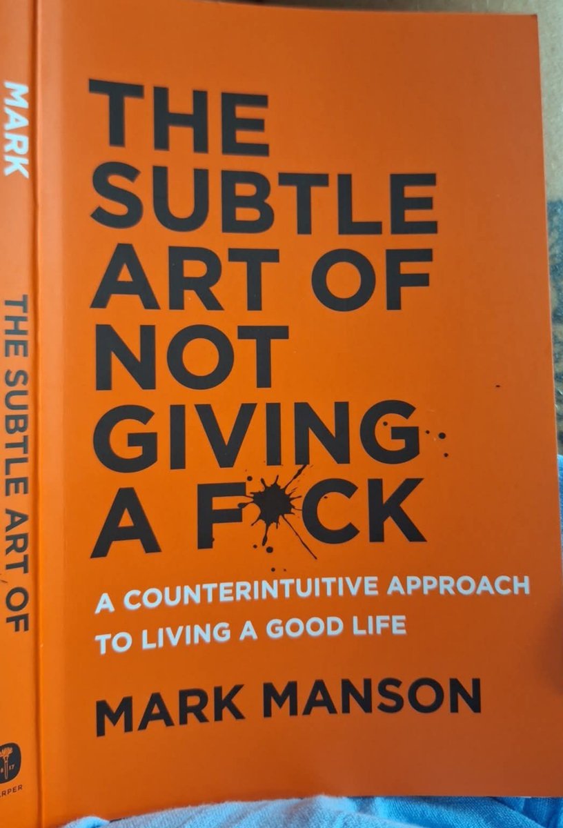 TypeWriteInk's tweet photo. Rekha Gupta's book collection, apparently. https://t.co/6yGcuQ52Gr