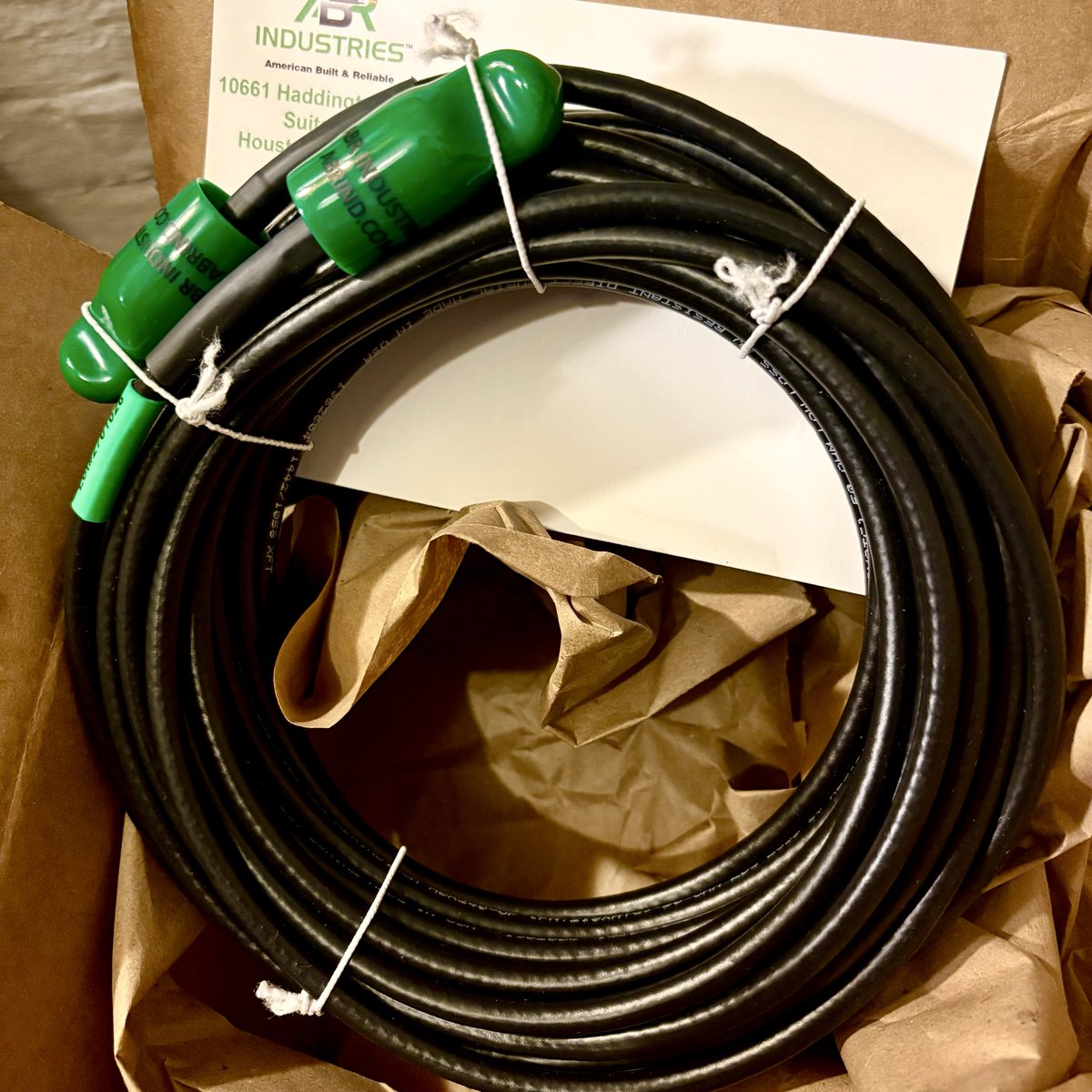 DuncanChaboudy's tweet photo. Ahhh. Fresh coax arrived today from @abrind …Now waiting on my #mfj #efhw and I am back on the air. I never thought of coax as sexy, but dawg! #hamradio #pota #radio https://t.co/zpPnIAwV03