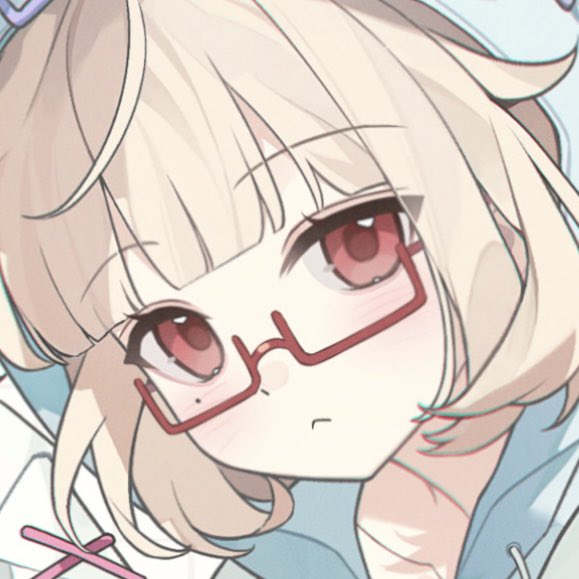 pearxozy's tweet photo. 戴上眼鏡會不會顯得更呆了！
御宅族來襲😼 https://t.co/OnTPX0KNGH