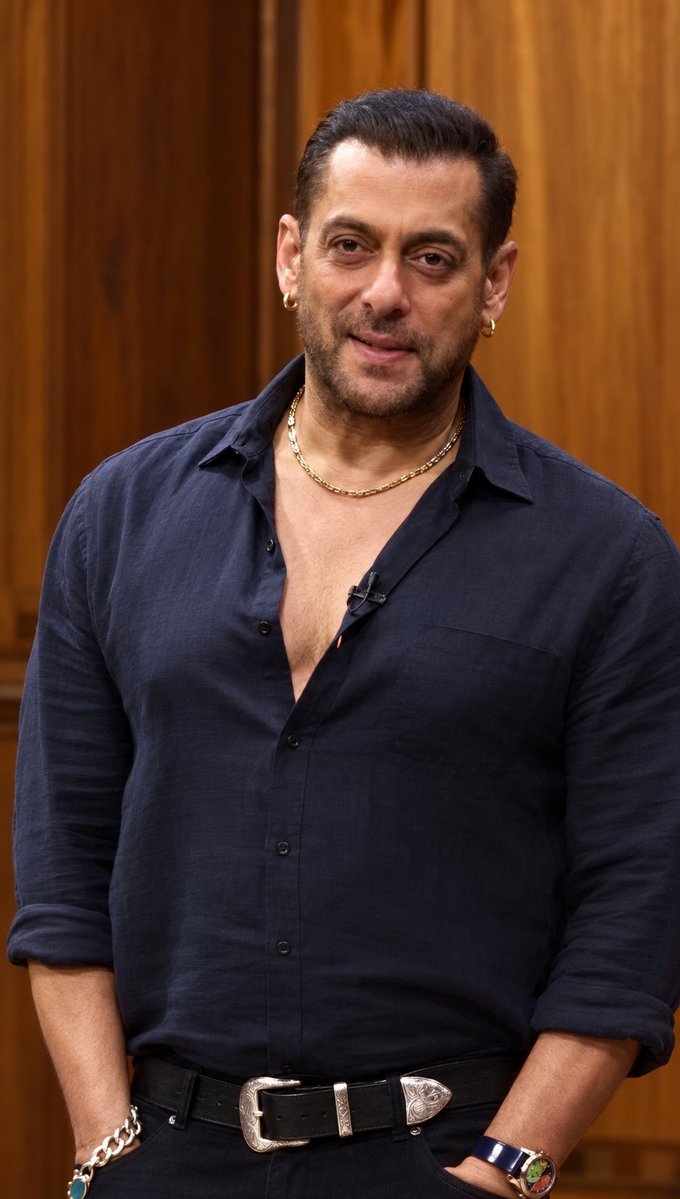 TheLoyalSKFan's tweet photo. 50 days close combat , action packed schedule for #Monster 🔥🔥

The look is actually triggering the hardcore fan inside me who just cant wait to celebrate #SalmanKhan in theaters. 

Absolute historical its gonna be @BeingSalmanKhan 
#SVC63 https://t.co/7p3RByz3PF