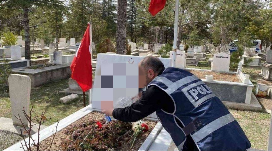 RACAR96577411's tweet photo. Yaşarken tuz katmazlar ayına
Methiyeler dizinler mezar taşına
İnsani şartlarda çalışmak #Polis in de hakkı
#PoliseAyrımsızKanuni12_36 https://t.co/99fr8PVxpl