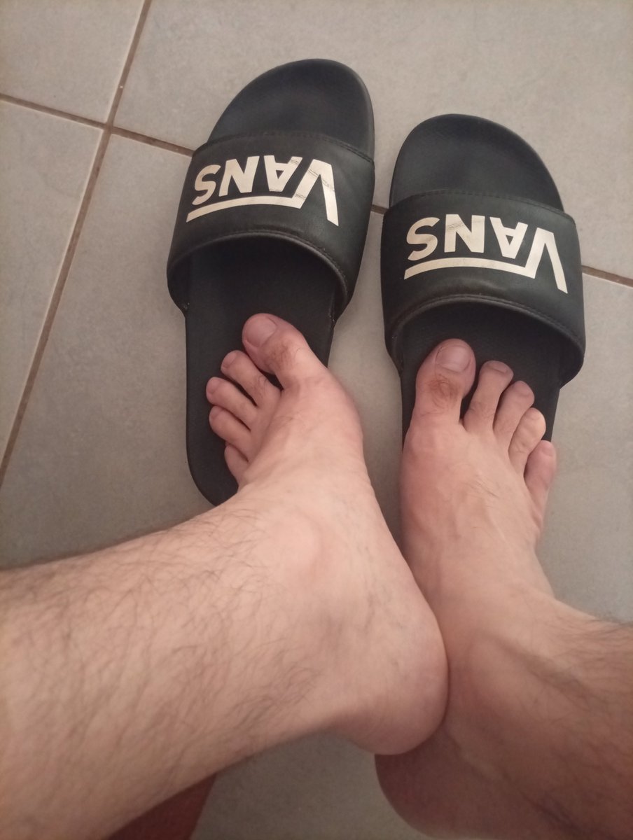 lochset's tweet photo. Já imaginou esse pezao na sua cara? https://t.co/6iTnZRmk3s