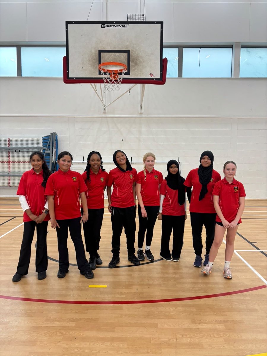 IcknieldPE's tweet photo. Well done to the year 7 and 8 girls basketball team who were brilliant winning their first match against Stockwood Park 🏀 #providingopportunities #schoolbasketball https://t.co/m175ZISw0J