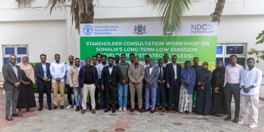 siNA_somalia's tweet photo. SINA welcomes collaborative efforts to advance Somalia’s LT-LEDS and NDC 3.0 Investment Plan, strengthening climate resilience and protecting vulnerable communities.

#ClimateAction #NDC3 #ClimateResilience https://t.co/l29Y8RDaxh