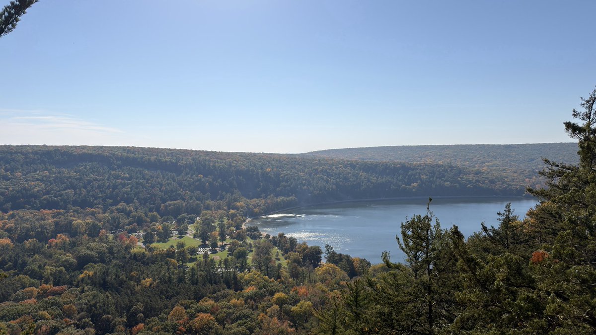 LittleCutenFat's tweet photo. Was a beautiful day at Devils Lake https://t.co/qieKKJ7py4