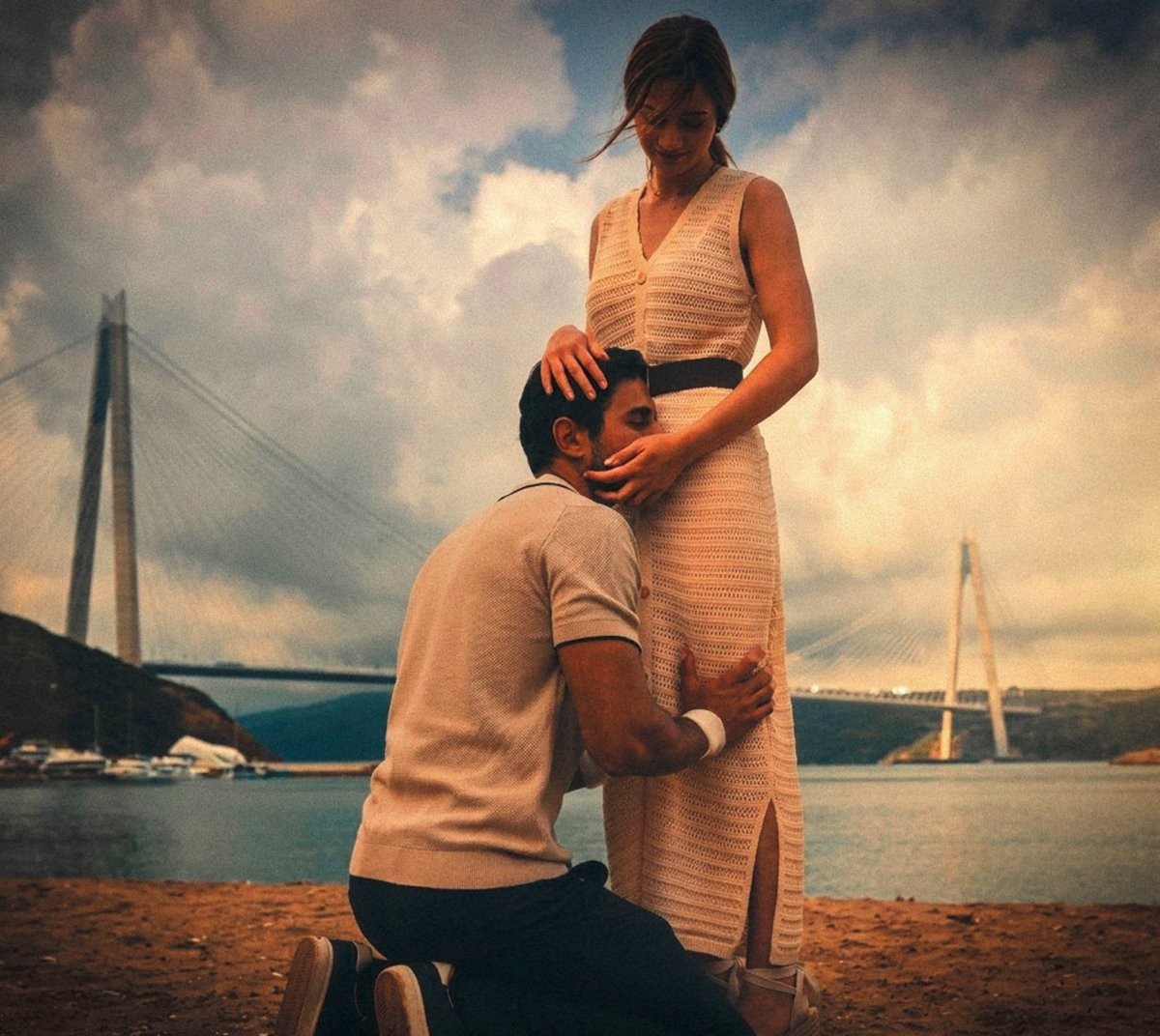 emsucore_'s tweet photo. Such a Pinterest worthy pic. Them in this frame scream I.C.O.N.I.C. 
#arafta #EminGünenç #İlsuDemirci https://t.co/dqwdRjyDBw