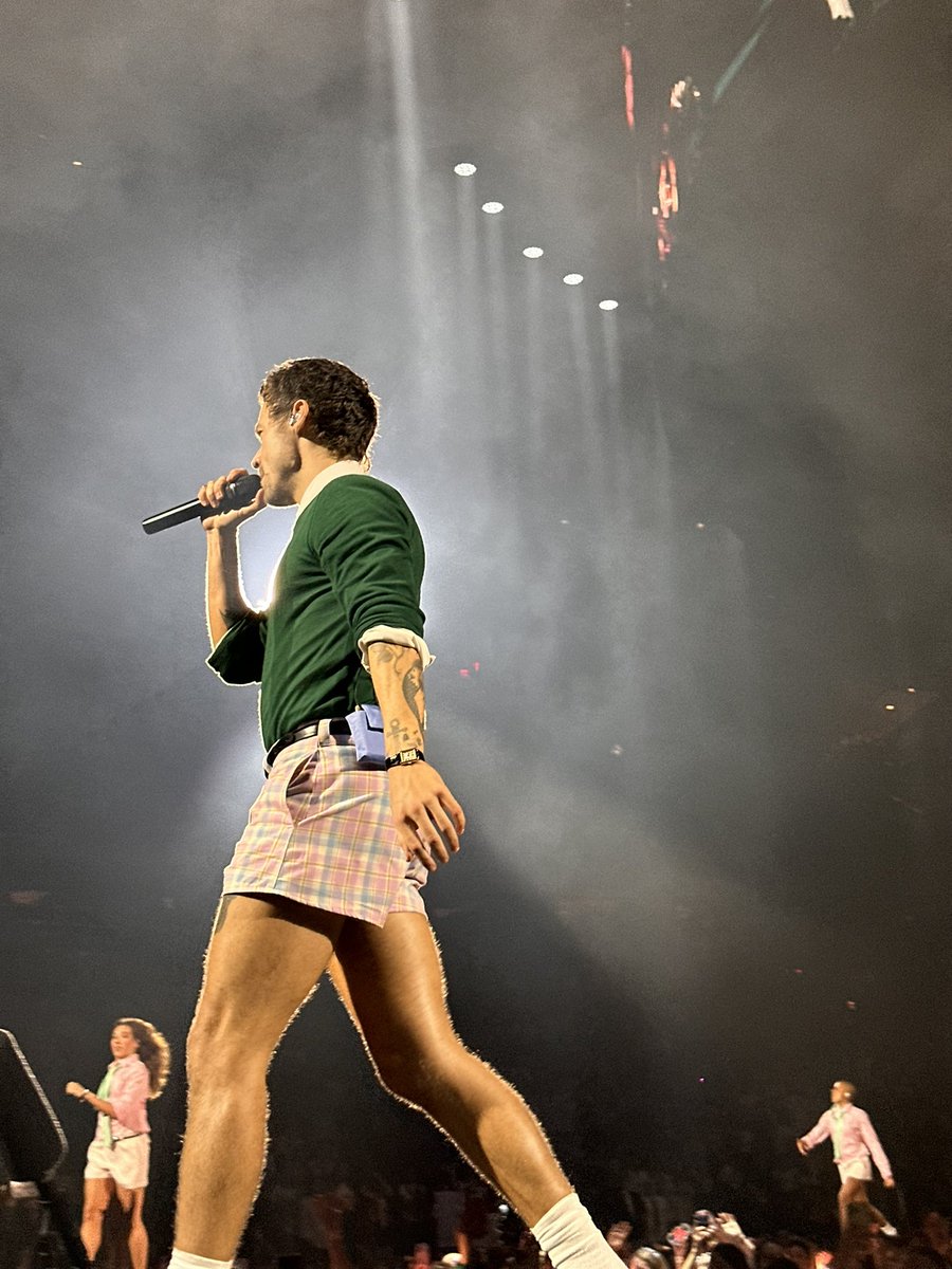 tattoosrry's tweet photo. whoever hated night 15 outfit where’s your taste????? https://t.co/659oEdIBSd