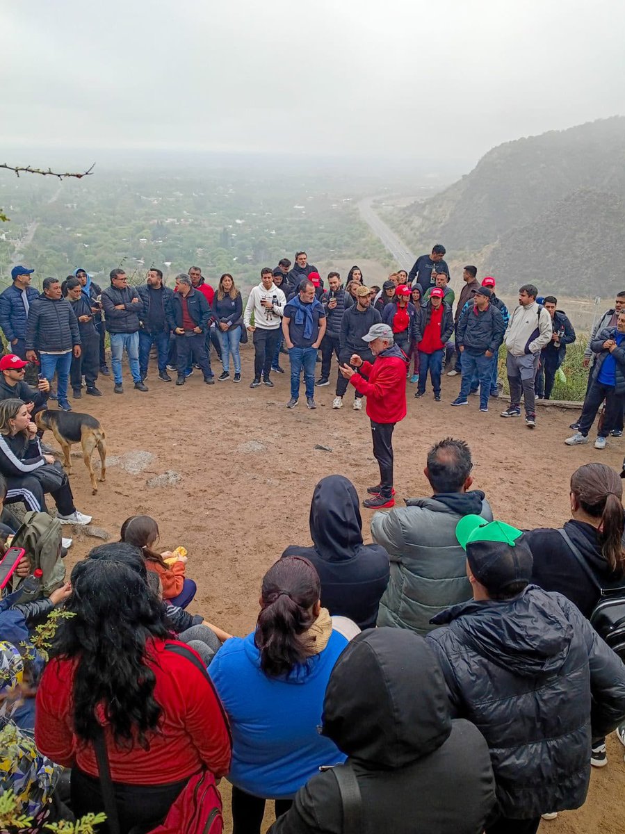 amolinalarioja's tweet photo. Con la Familia Municipal recorrimos EL CALVARIO.... 

Cada lugar que ponemos en valor y recuperamos, es un nuevo espacio de ENCUENTRO. 

Trabajando en EQUIPO podemos seguir transformando nuestra ciudad! https://t.co/72e0gszirE