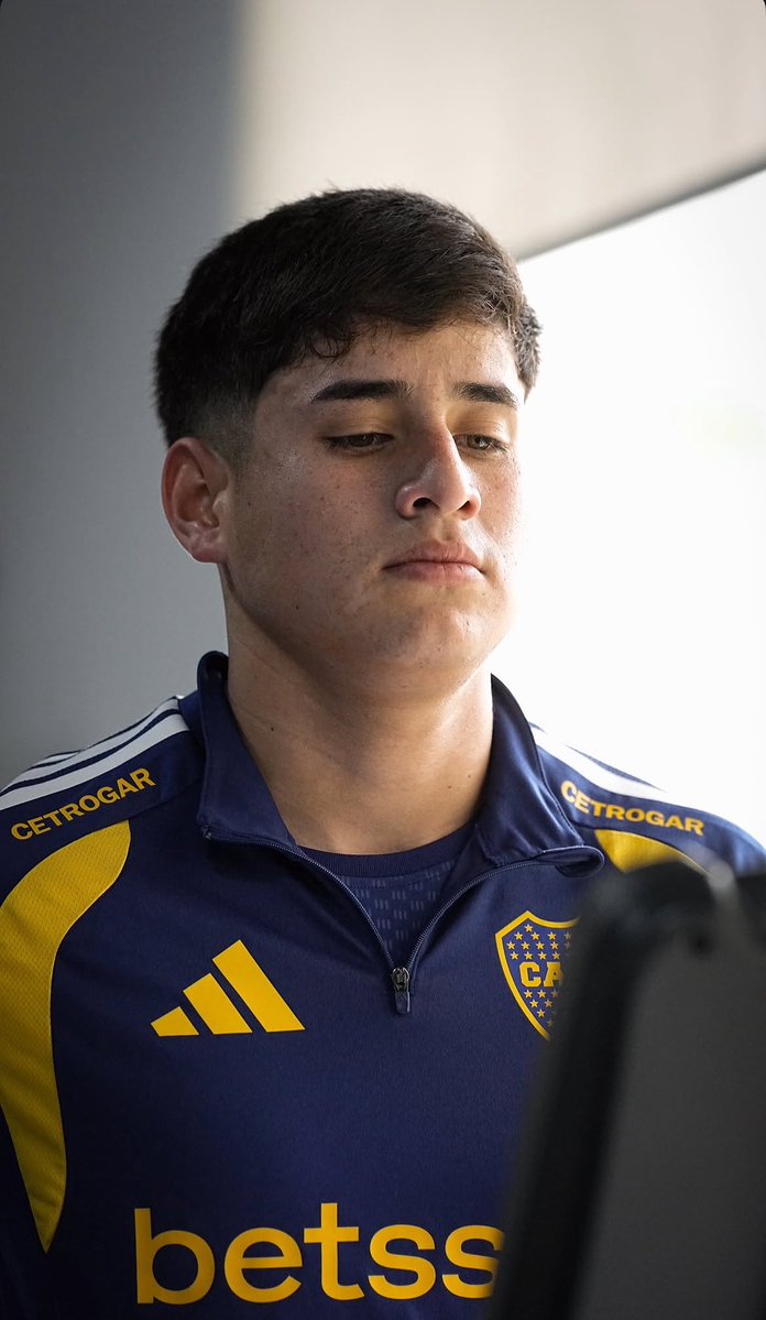 BosteraXsiempr3's tweet photo. La CM de boca quiere que yo me bate? VOLVE ARANDA POR FAVOR 🙏 https://t.co/q4SNovRHmQ