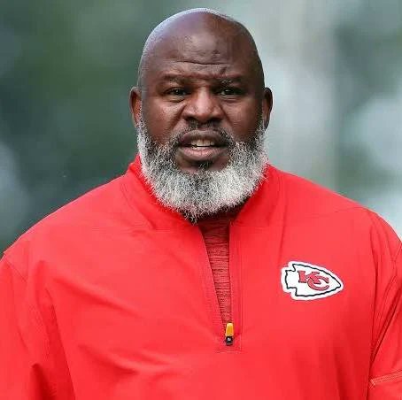 MissingNOLA's tweet photo. The #Saints interviewed Eric Bieniemy for 8 hours and let him slip through their fingers.  He had the experience, and 2 Super Bowl rings as the Offensive Coordinator for the Chiefs.  I bet we would be a lot further if he would have been chosen. https://t.co/luQXkmYEFp