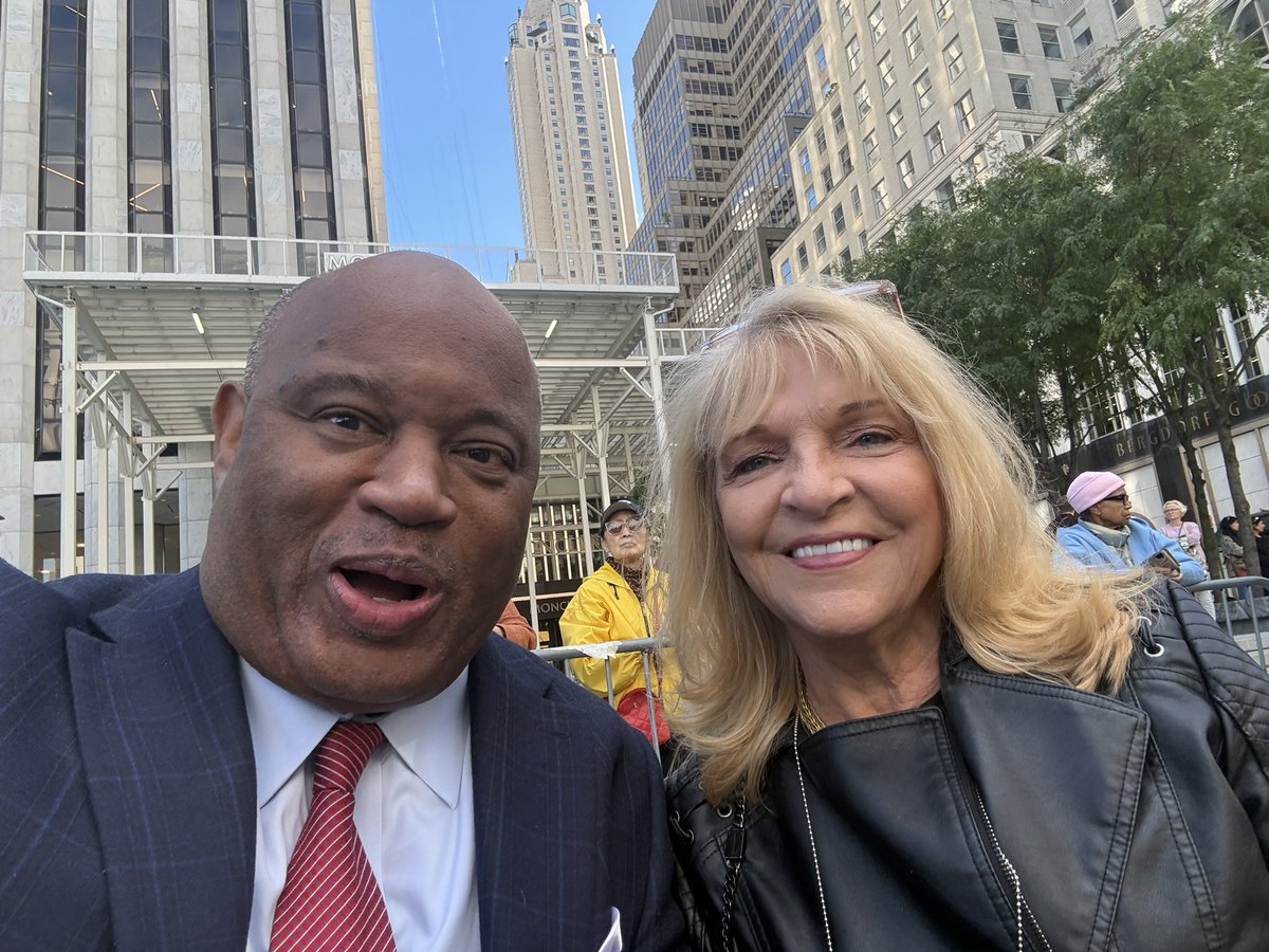 DominicTV's tweet photo. What a fantastic Columbus Day Parade on NYC’s iconic Fifth Avenue! Proud to celebrate alongside my big boss, 77 WABC Radio owner Mrs. Margo Catsimatidis. Great people, great energy, and a wonderful day for all!
#ColumbusDayParade #77WABC #DominicCarter #NYC https://t.co/hEFyKyf4XK