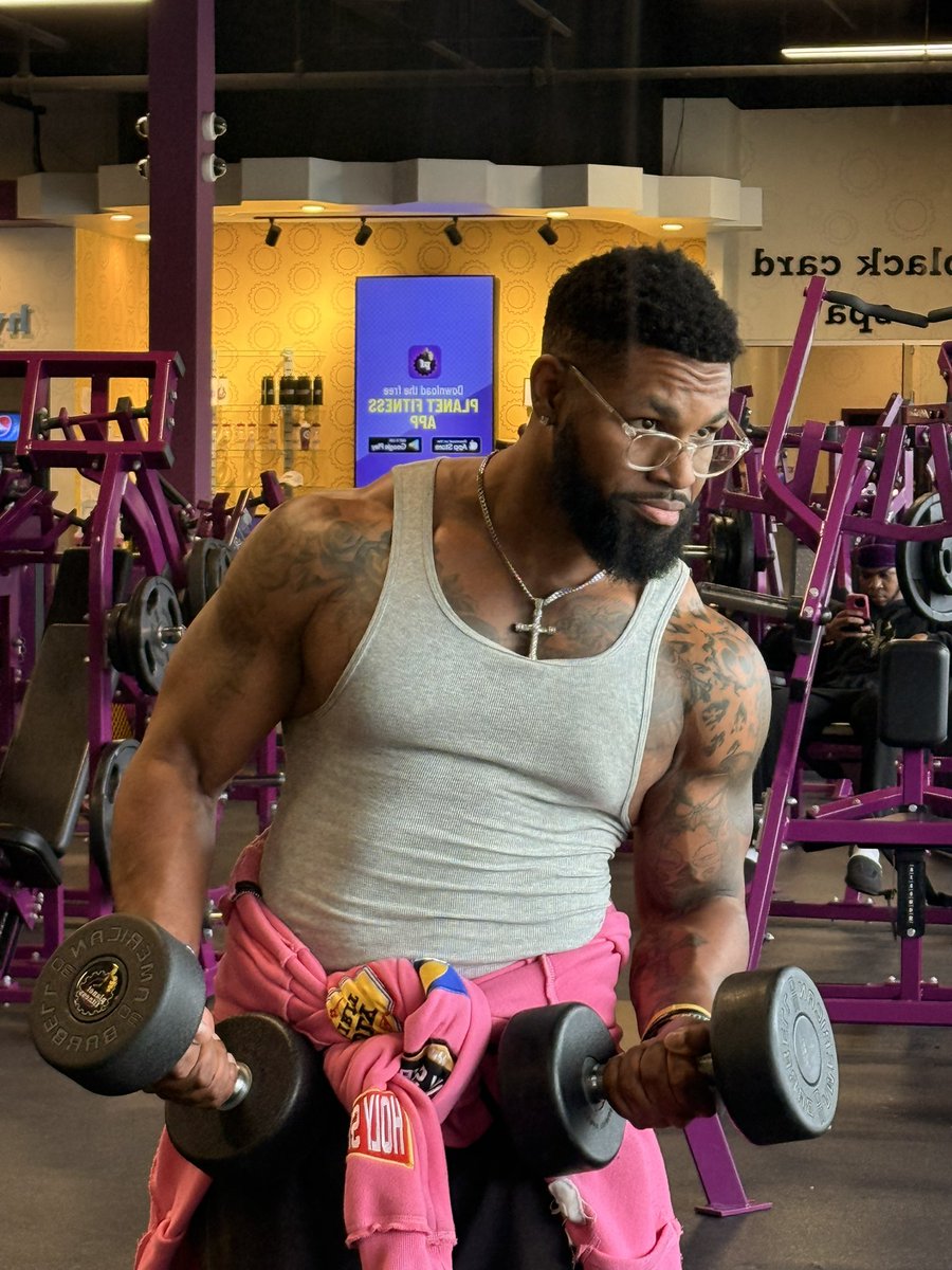 kye_the_kingz's tweet photo. Training to become the 9th Hokage https://t.co/UTUwJ35J2j