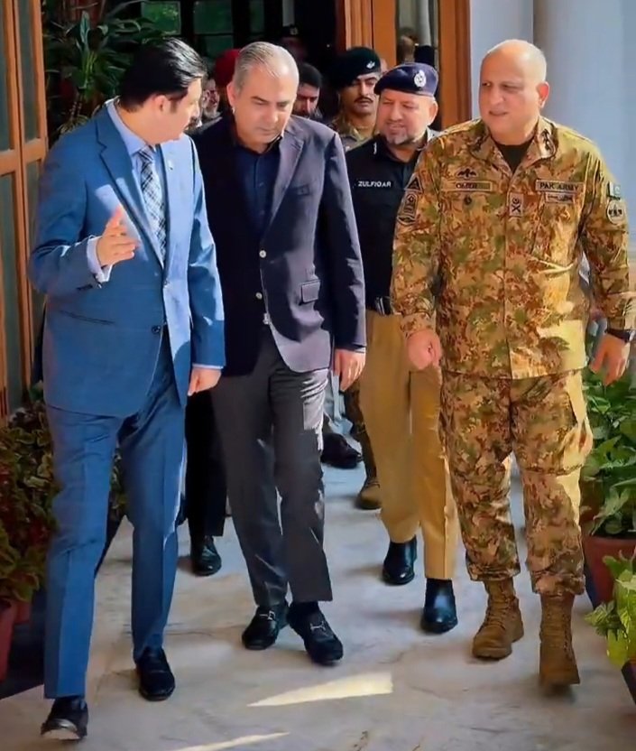 SaifSolicitor's tweet photo. کھل کر سامنے اگئے... ہمارا سیاست سے کوئی تعلق نہیں

نیازی نے جیل میں بیٹھ کر 75 سال پرانے ناسور کو ننگا کیا🔥 https://t.co/nsgd5f2BBr