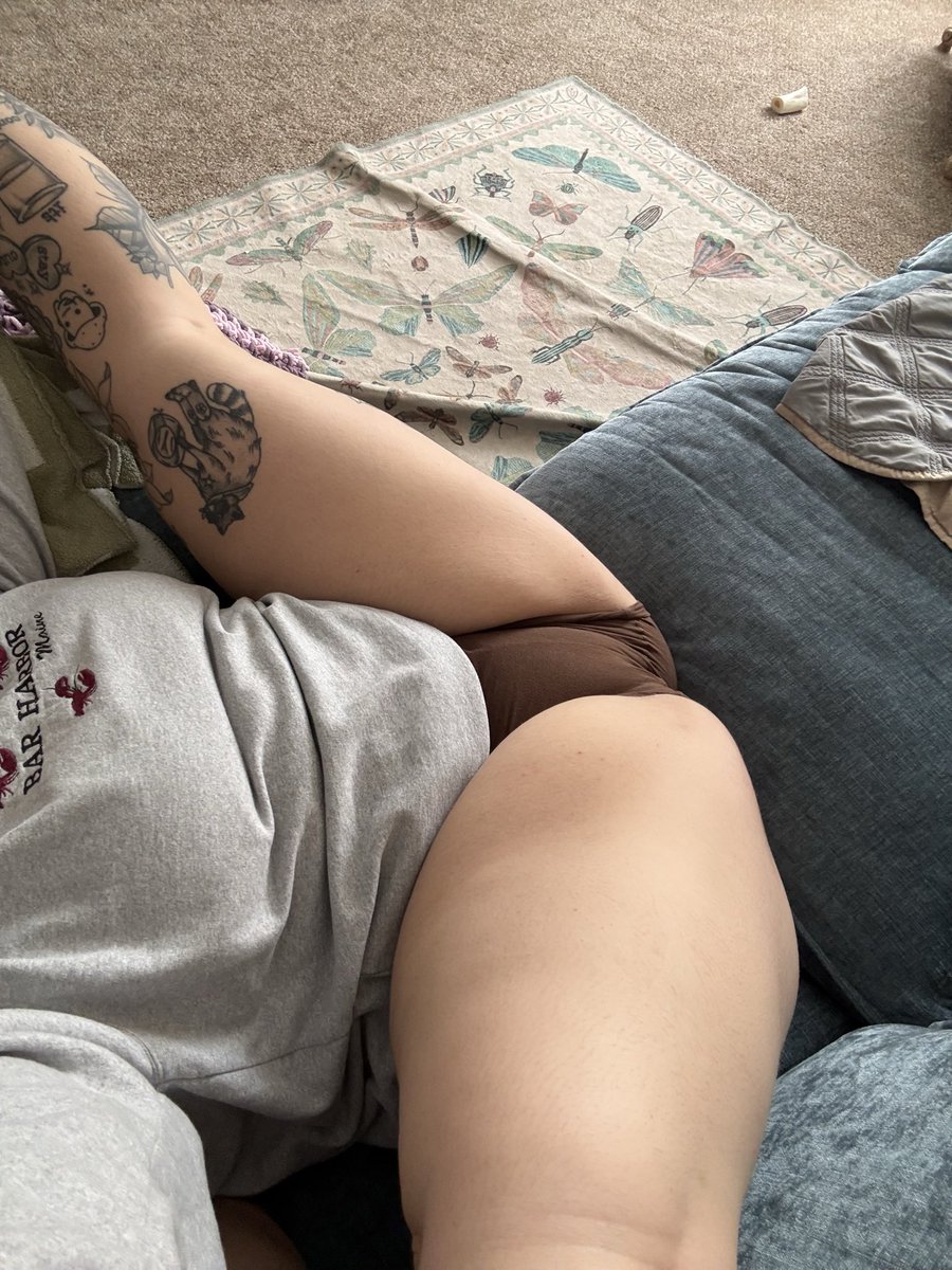 inkandcurves333's tweet photo. I stay stretching so I’m always flexible 😌 https://t.co/42vmyJdw2c