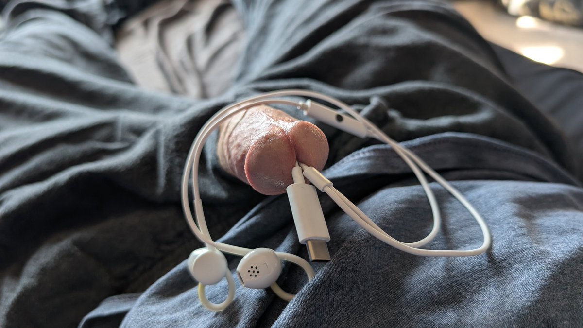 Lexawick0's tweet photo. @IvyStretch @JohnThomasToys Thank you for everything lol every man appreciates this things you insert in yourself 🤣😘 https://t.co/yokxqSdZzL