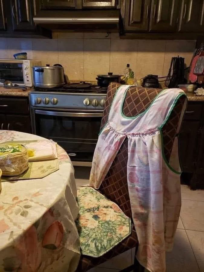 MexicoMagico's tweet photo. Y un día no te das cuenta y pruebas el último café hecho con amor, el último consejo de vida y solo te quedan en la memoria esas manitas que te hacían de comer tan sobroso. https://t.co/PUVHm3mBQK