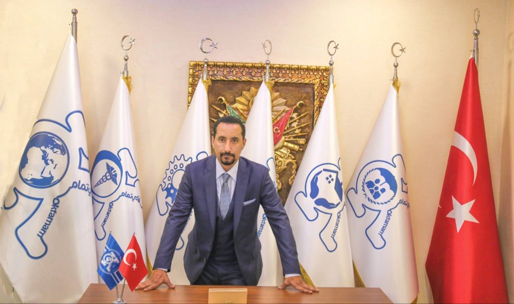 osama73modwana's tweet photo. وبعد سنوات من التحرير كبر الشباب وصار لكل منهم أسراً ومسئوليات ، ولذلك جاءت فكرة التواصل عبر قروب يجمع تلاميذ الشيخ الشهيد محمود خليفة أبوعبد الله ، وكان الفقيد #جمال_الخياط يتواجد معنا ولا يخلوا القروب من قفشاته حيث تميز يرحمه بخفة الروحة و حبه للمزاح ، مما كان يضفي على القروب اجواء جميلة بوحوده ، لكنه بعد فترة انشغل بمجموعته التجارية التي اسسها وكان كثير ما يستقر في #تركيا وحقق نجاحات عديدة توضحها الصور اللاحقة ،،، يتبع ⬇️