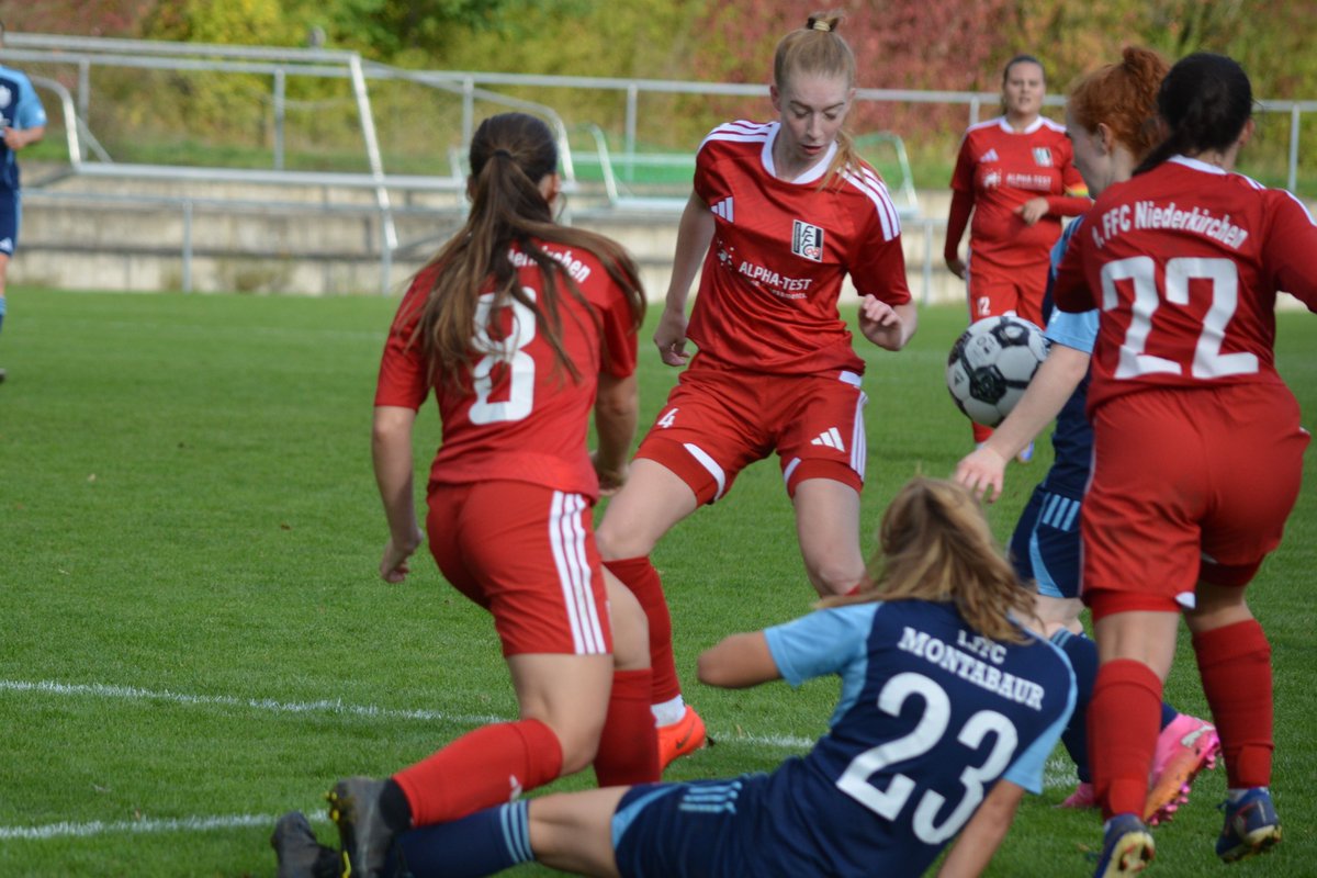 FFC_N's tweet photo. 📷 Impressionen Spiel 1. Mannschaft
7. Spieltag Regionalliga Südwest
1.FFC Montabaur - FFC 5:0 https://t.co/8mbLj1nxez