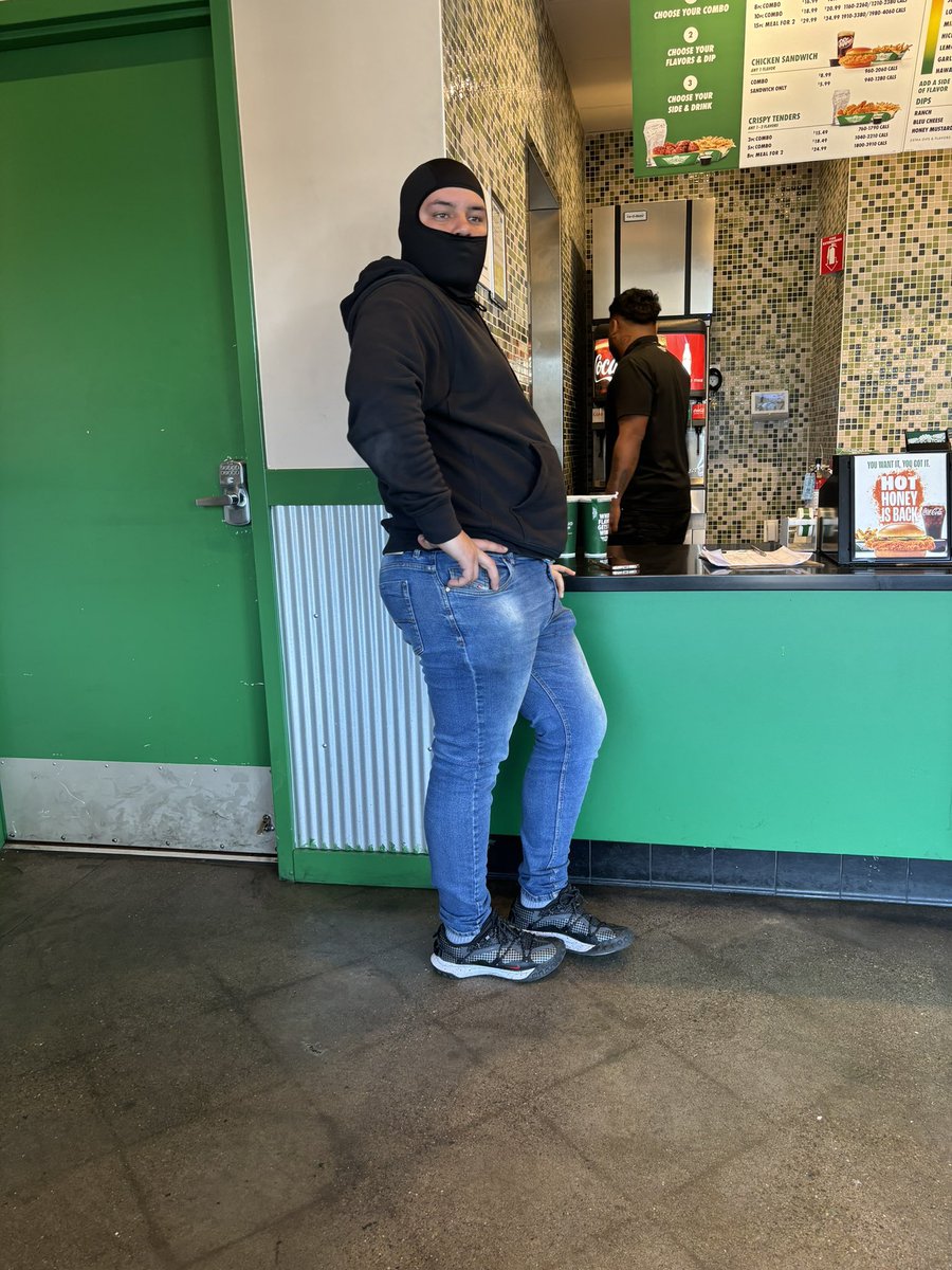 ihyomeo's tweet photo. i wonder who he beefing wit https://t.co/COoaEIrMps